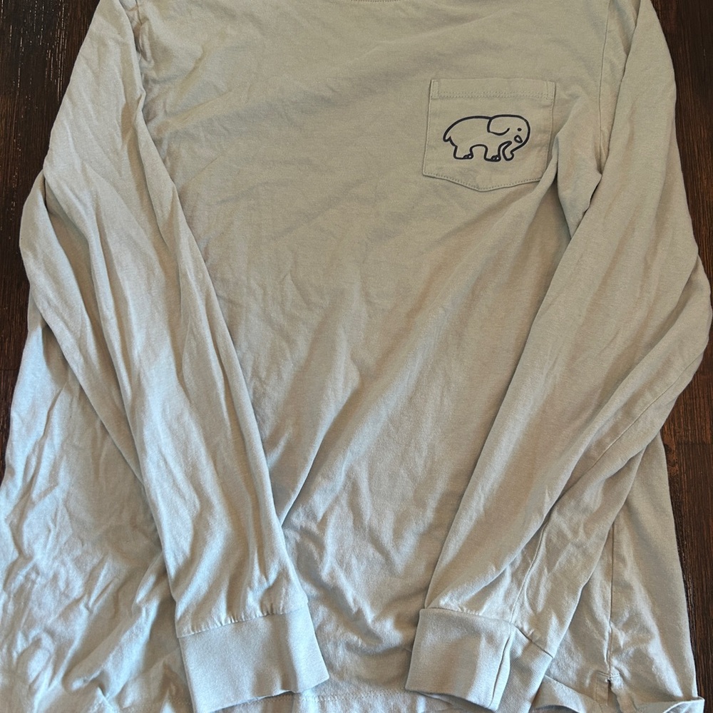 Ivory Ella Light Gray Long Sleeve Tee
